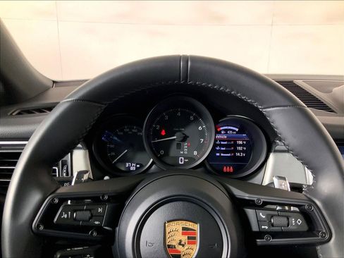 Used 2026 Porsche Macan AWD/4WD image 11