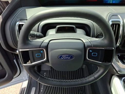 New 2026 Ford Expedition Platinum image 9