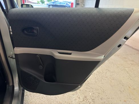 Used 2011 Toyota Yaris 4-Door Hatchback w/ Convenience Pkg FWD image 25