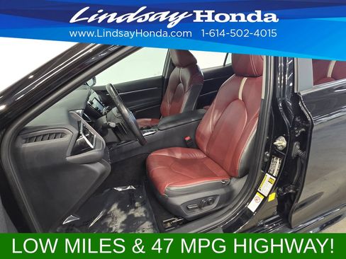 Used 2018 Toyota Camry SE FWD image 12