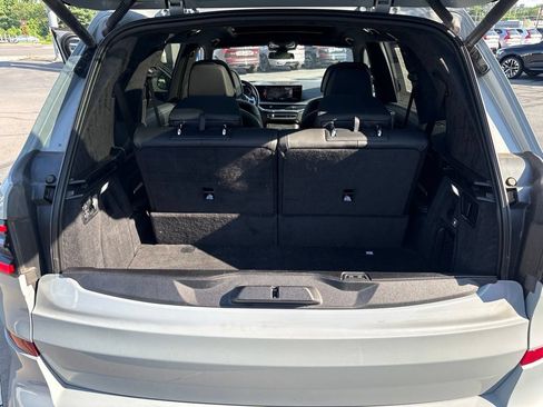 Used 2024 BMW X7 xDrive40i w/ M Sport Package AWD/4WD image 36