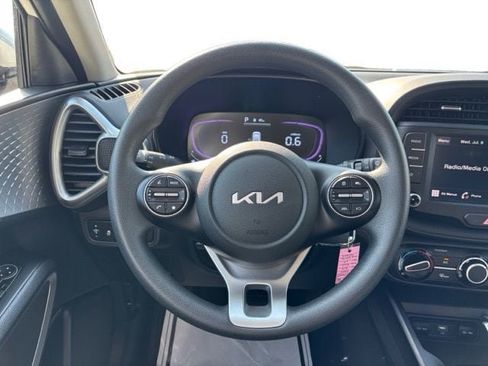 Certified 2025 Kia Soul LX w/ LX Technology Package FWD image 15