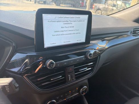 Used 2023 Ford Escape ST-Line image 12