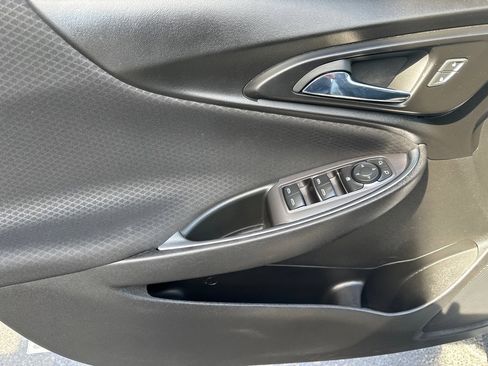 Used 2018 Chevrolet Malibu LT image 18