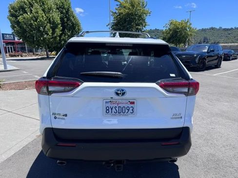 Used 2021 Toyota RAV4 XLE w/ Convenience Package AWD/4WD image 7