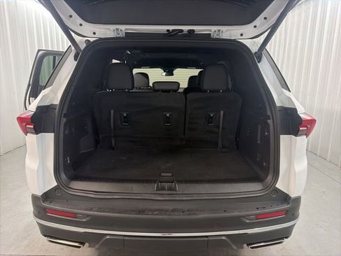 Used 2025 Buick Enclave Preferred AWD/4WD image 38