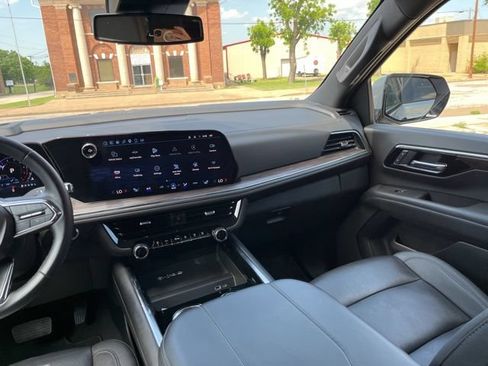 Used 2025 Chevrolet Tahoe Z71 AWD/4WD image 34