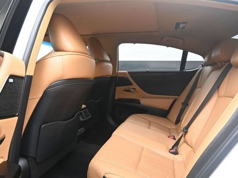 Used 2025 Lexus ES 350 Ultra Luxury w/ Accessory Package (Z1) FWD image 11