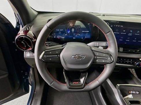 New 2026 Chevrolet Equinox RS w/ Convenience Package III FWD image 13