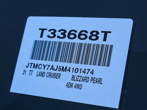 Used 2021 Toyota Land Cruiser image 28