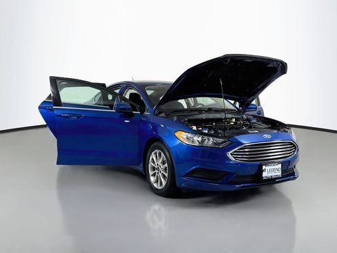 Used 2017 Ford Fusion SE FWD image 19