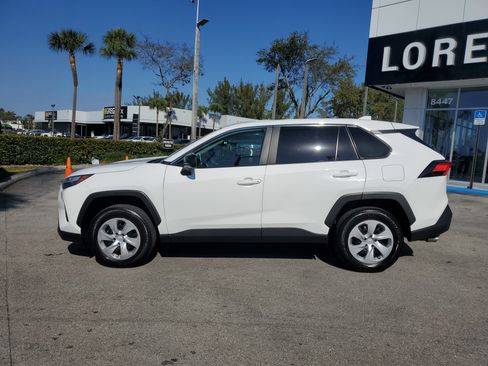 Used 2024 Toyota RAV4 LE image 8