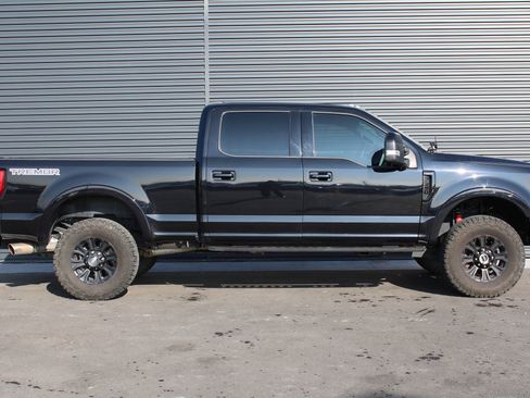Used 2022 Ford F350 Lariat w/ Tremor Off-Road Package image 4