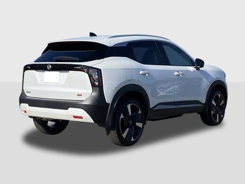 New 2026 Nissan Kicks SR image 4