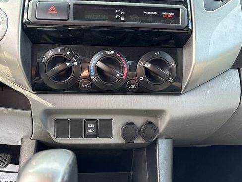 Used 2013 Toyota Tacoma 4x4 Access Cab V6 w/ SR5 Pkg image 34