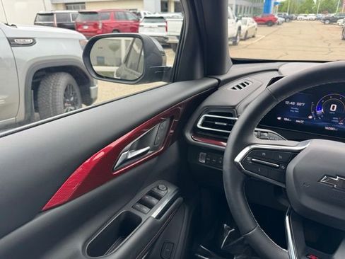Used 2024 Chevrolet Traverse Z71 AWD/4WD image 27