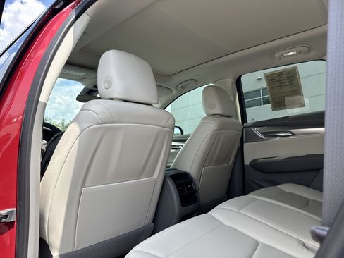 Used 2021 Cadillac XT5 Premium Luxury w/ LPO, Floor Liner Package FWD image 17