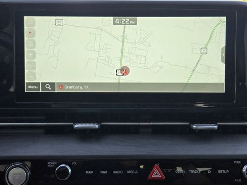 Used 2023 Kia Carnival EX image 15