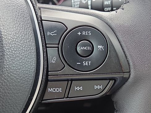 Used 2025 Toyota RAV4 XLE Premium FWD image 22
