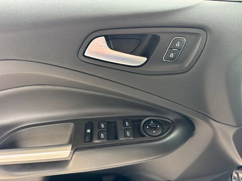 Certified 2018 Ford Escape SE w/ SE Sync 3 Package AWD/4WD image 27