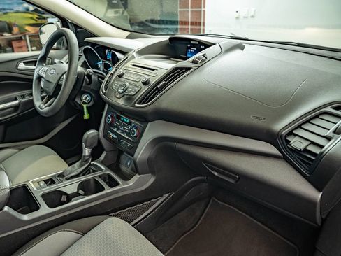 Used 2017 Ford Escape SE FWD image 35