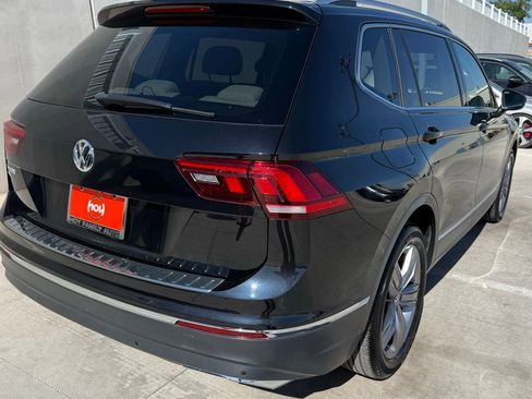 Certified 2021 Volkswagen Tiguan SEL w/ 3-Row Tiguan MDO Package FWD image 19