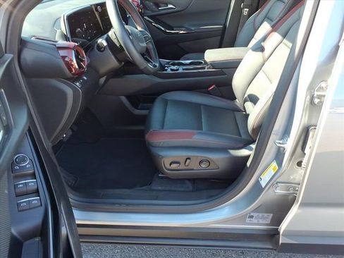 Used 2025 Chevrolet Equinox RS w/ Safety and Technology Package image 11