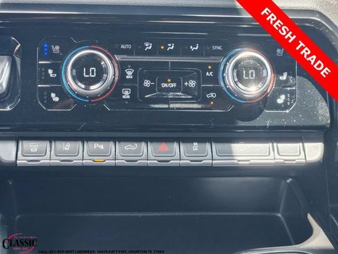 Used 2024 GMC Sierra 2500 AT4 w/ AT4 Premium Plus Package AWD/4WD image 17