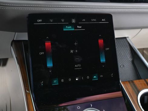 Used 2025 Cadillac Escalade ESV Sport Platinum w/ LPO, ONYX Package AWD/4WD image 29