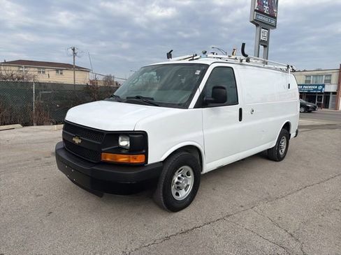 Used 2015 Chevrolet Express 2500 image 2