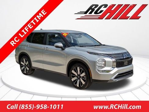 New 2026 Mitsubishi Outlander SE FWD image 1