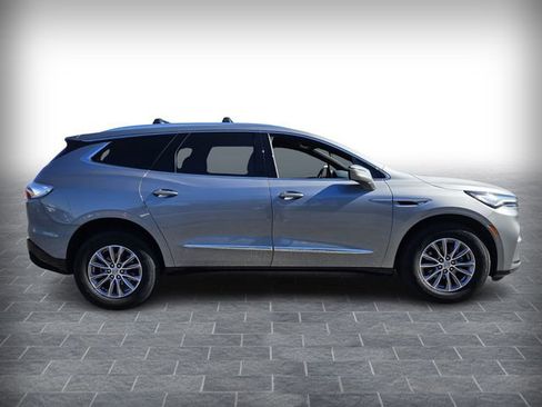 Used 2024 Buick Enclave Premium image 4