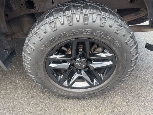 Used 2019 Chevrolet Silverado 1500 LT Trail Boss AWD/4WD image 10