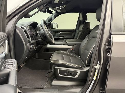 Used 2023 RAM 1500 Laramie AWD/4WD image 5
