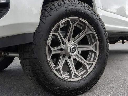 Used 2021 Ford F250 Lariat AWD/4WD image 2