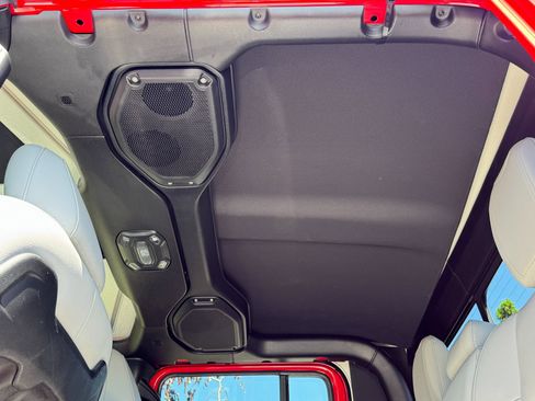 Used 2021 Jeep Gladiator Mojave w/ Uconnect 4C Nav & Sound Group image 17