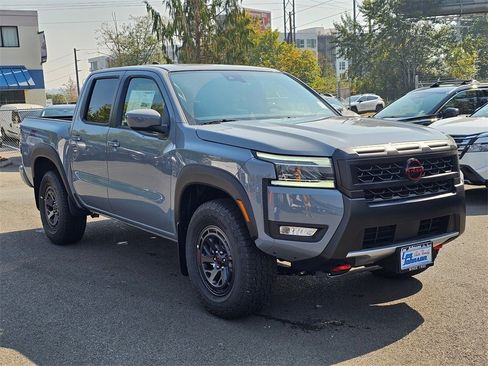 New 2025 Nissan Frontier PRO-4X w/ Interior Protection Package image 3