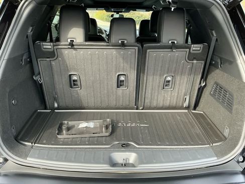 New 2026 Nissan Pathfinder SV image 18