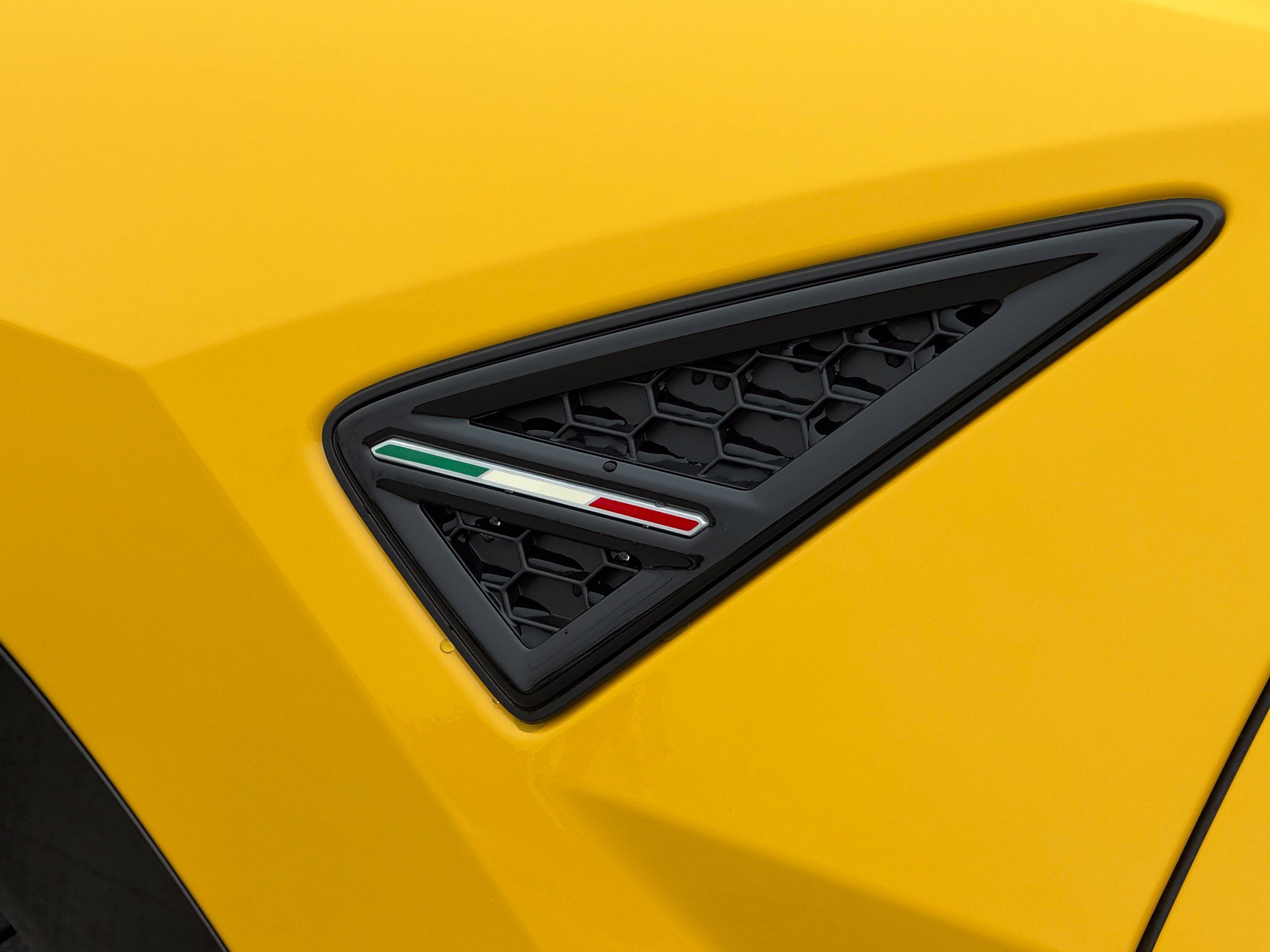 Used 2022 Lamborghini Urus AWD/4WD image 17