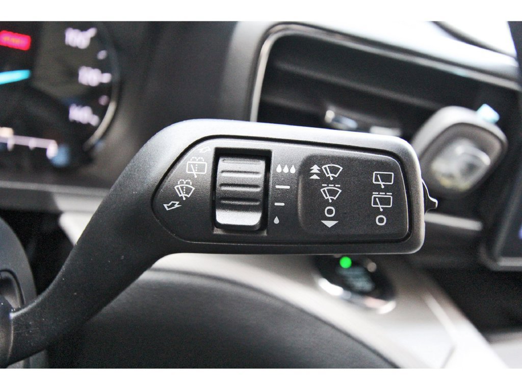Used 2021 Ford Explorer XLT w/ Equipment Group 202A RWD image 21