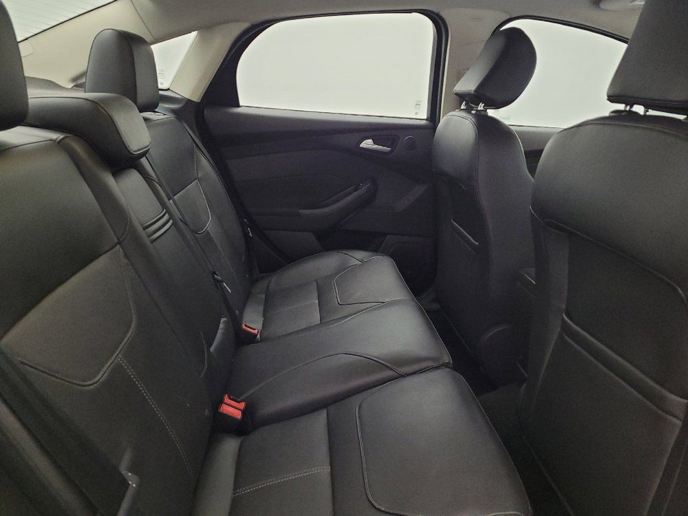 Used 2016 Ford Focus Titanium FWD image 19
