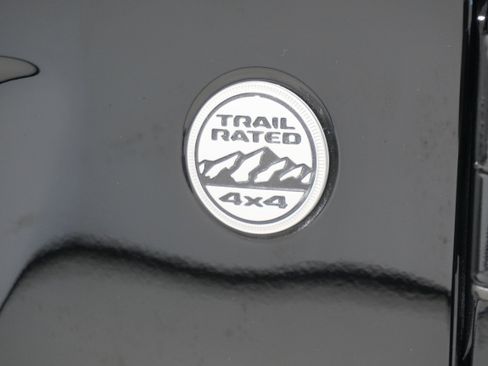 Used 2020 Jeep Gladiator Sport w/ Quick Order Package 24S image 7