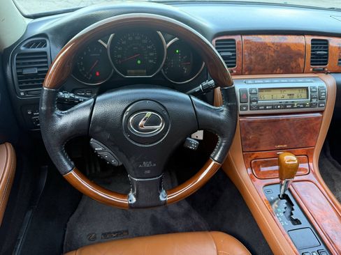 Used 2005 Lexus SC 430 Convertible RWD image 17