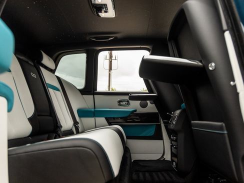 New 2026 Rolls-Royce Cullinan Black Badge image 39