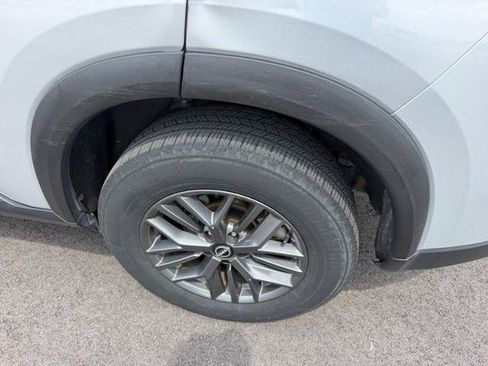 Used 2024 Nissan Rogue S FWD image 8
