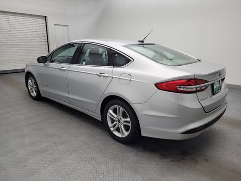 Used 2018 Ford Fusion SE w/ Equipment Group 602A image 3