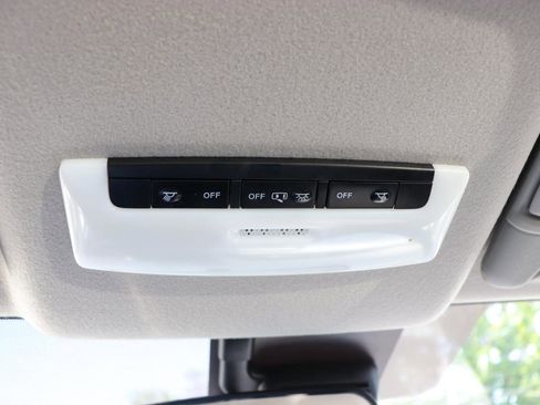 Used 2024 Nissan Versa SV FWD image 38