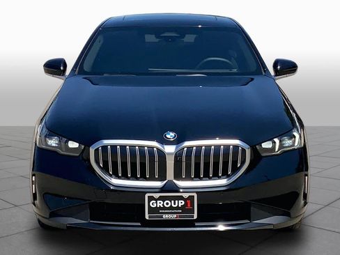 Used 2024 BMW 530i w/ Premium Package RWD image 4