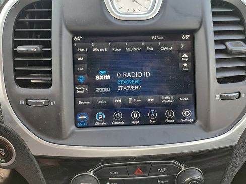 Used 2022 Chrysler 300 Touring L w/ Popular Equipment Group image 10