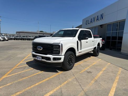 New 2026 Ford F250 Platinum AWD/4WD image 3